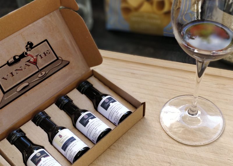 kraft box and wine glass