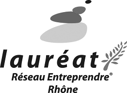 Logo Lauréat Réseau Entreprendre Rhône in bianco e nero